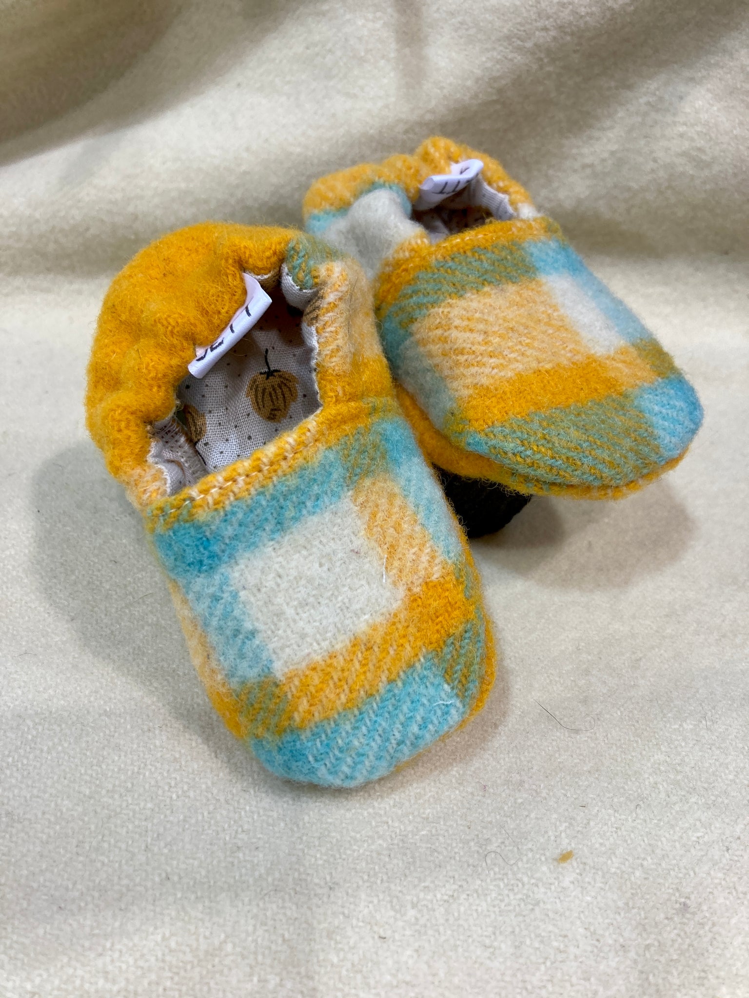 Baby boy outlet slippers size 6